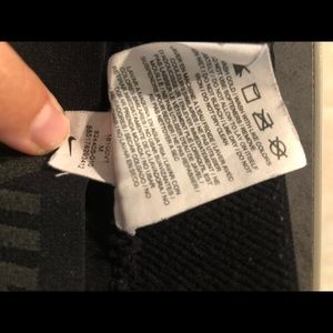 Nike medium cropped women’s leggings